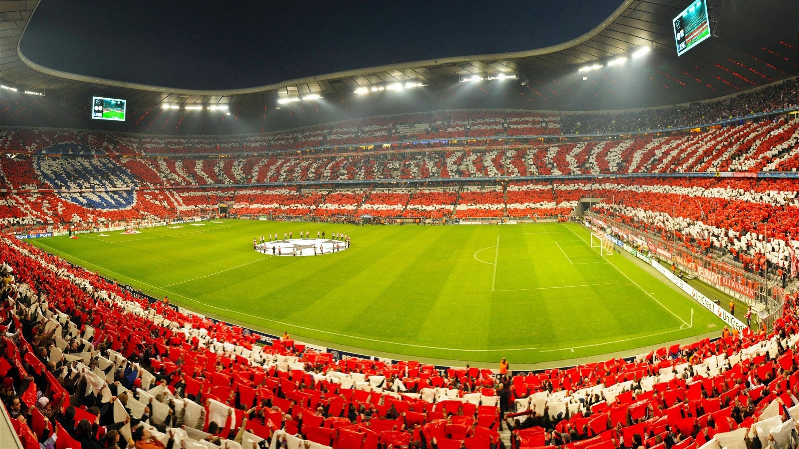 “未来已来：机器人裁判与全息投影引领棒球运动的科技革命”，未来机器人比赛