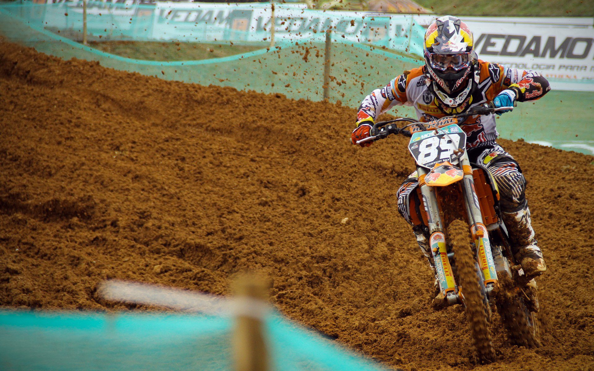 曼城主场-轻取伯恩茅斯，德布劳内梅开二度，曼城与德布劳内续约至2025年