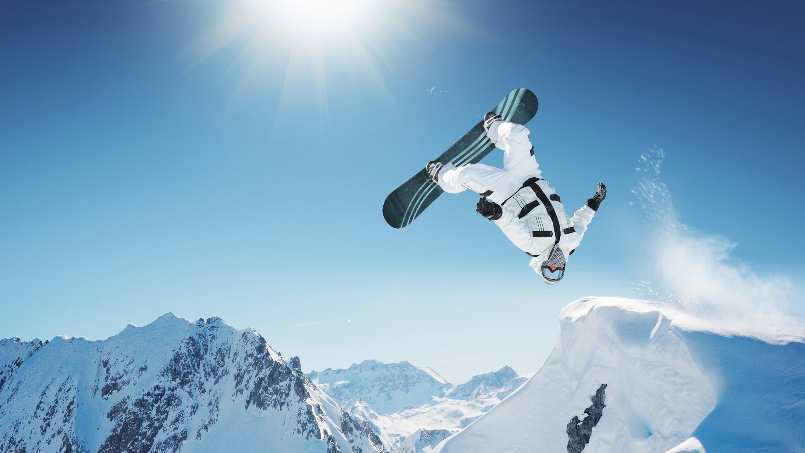 RNG与其他战队激烈对抗，rng战队强吗